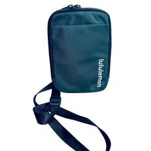 Lululemon Easy Access Crossbody dark teal Bag Nylon Belt Black Adjustable Strap